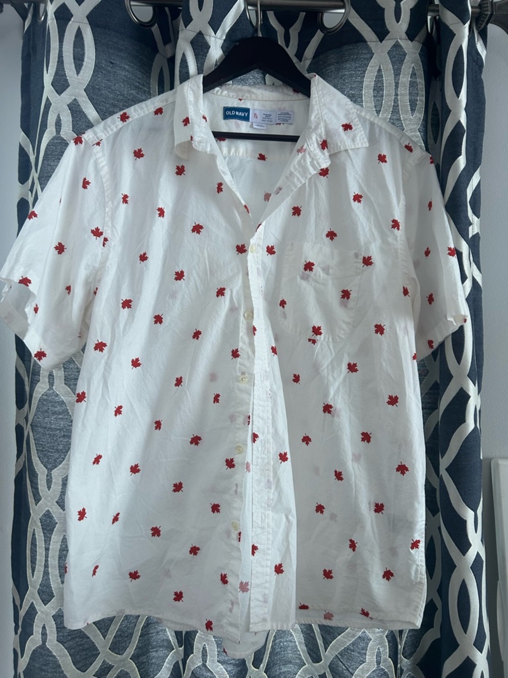 Old Navy White Short-Sleeve Button-Down Shirt with Red Leaf Print